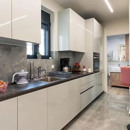 Olina's Luxury Apartment